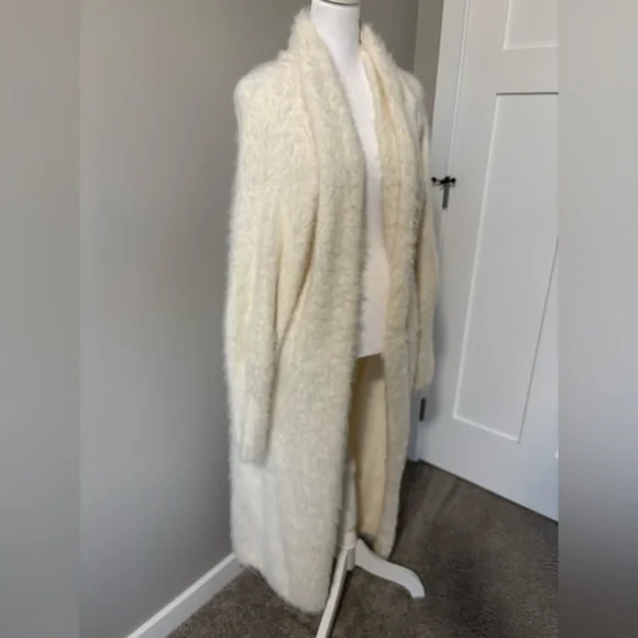 Express Longline Eyelash Texture Cardigan - Picture 2 of 5